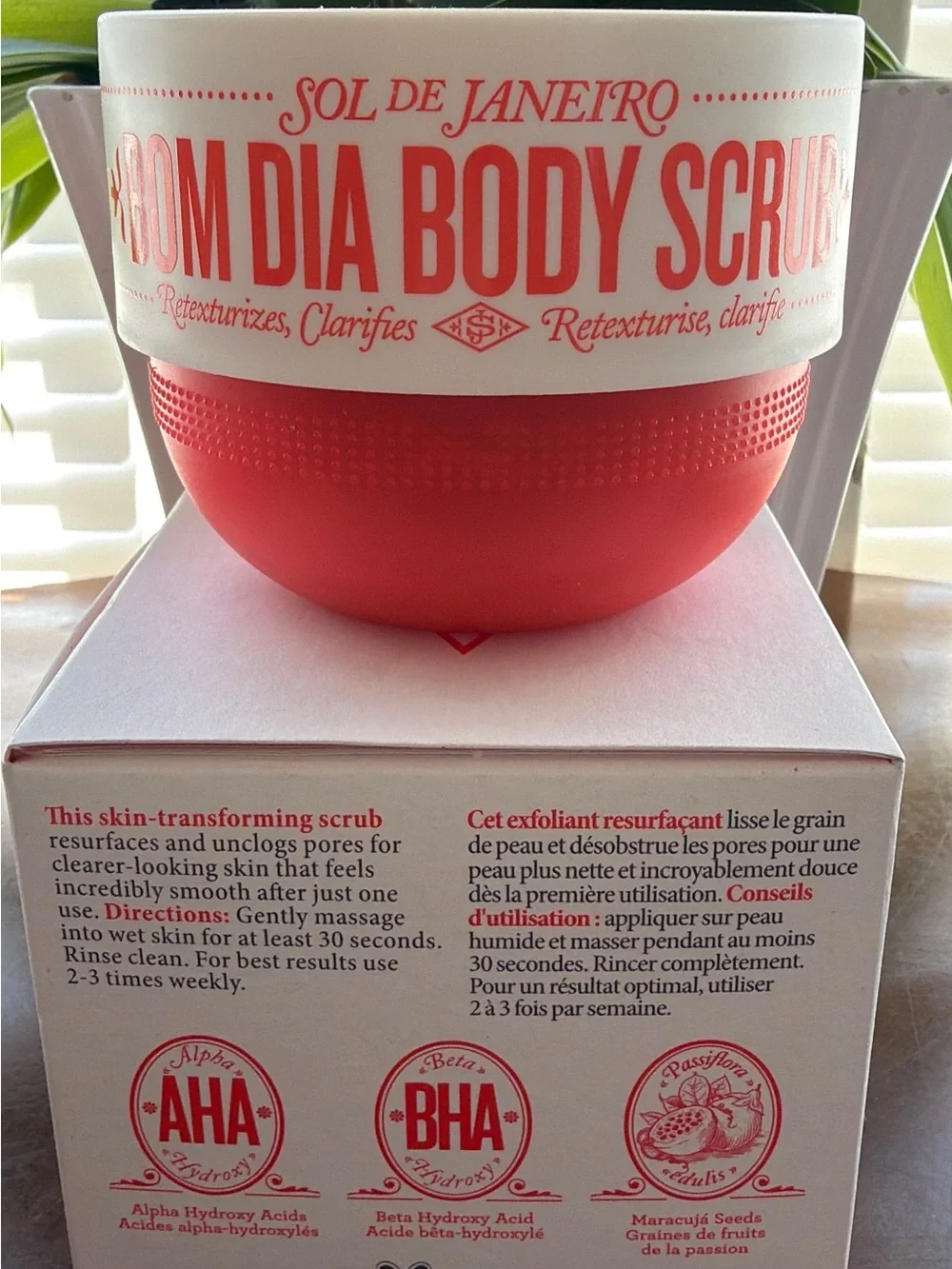 Sol de Janeiro Bom Dia Body Scrub — Red